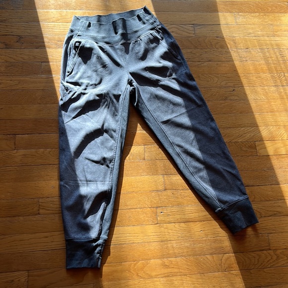 EUC Athleta Venice joggers small grey - Picture 5 of 6